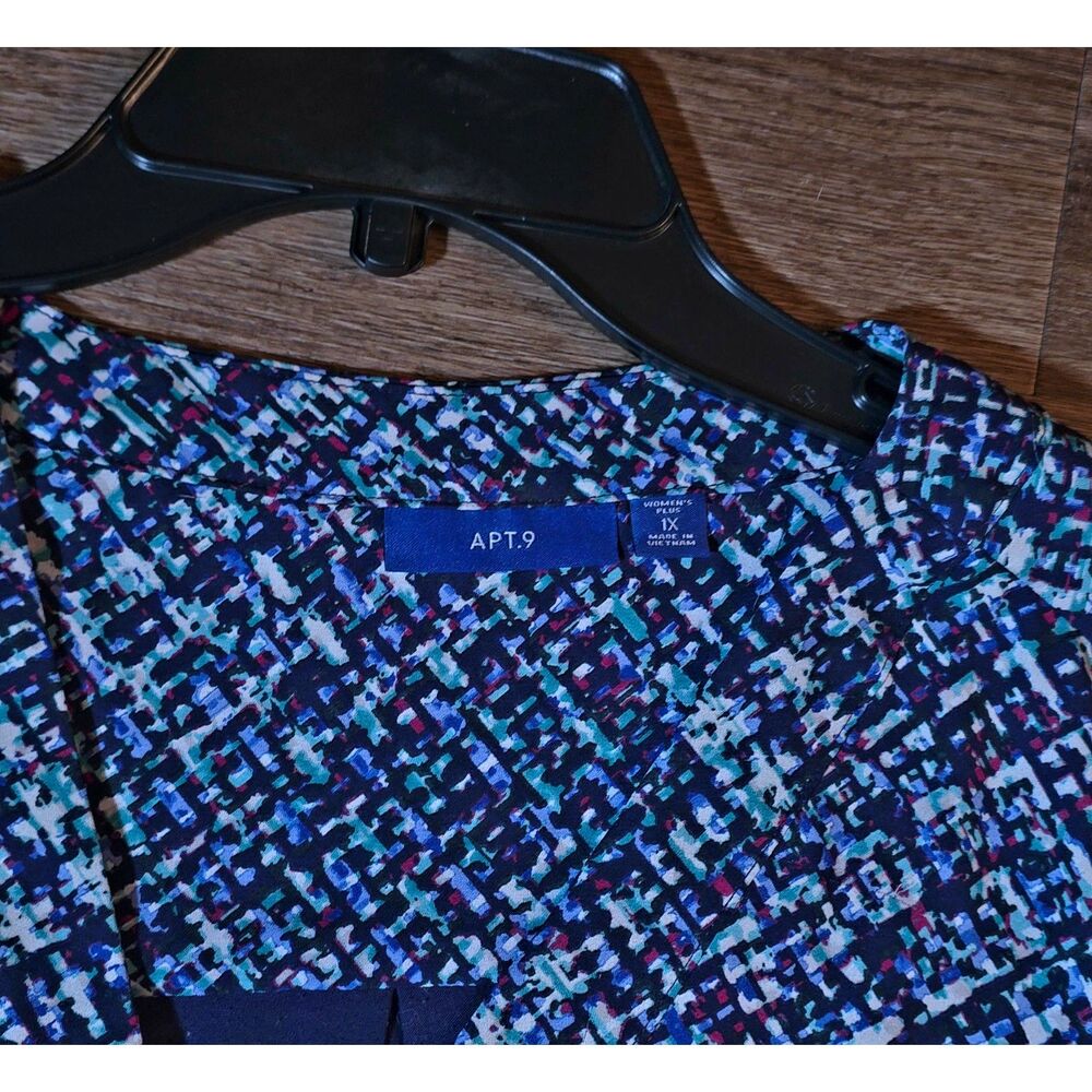 Apt. 9 Women’s Plus Size Navy Blue Abstract Mixed Media V-Neck Blouse - Picture 3 of 4